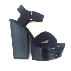 Alice and Olivia Chunky Platforms Size 7 1/2 Blk